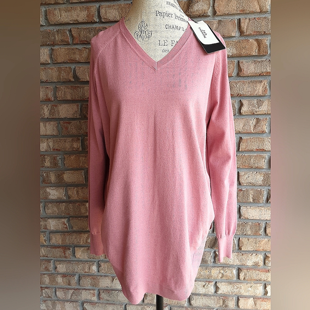 Joh Cashmere NWT Cashmere Blend Long Sleeve V-neck Sweater.